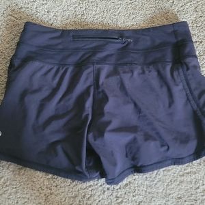 EUC Lululemon running shorts with liner, sz 6